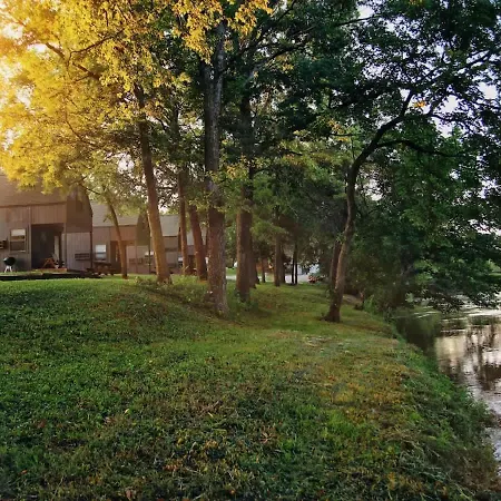 Riverfront Getaway Cabin #3 - Sleeps 4